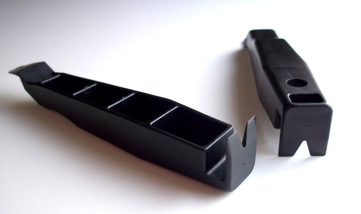 Vestcom Easy-Off Fastener & Label Removal Tool (Plastic), dual-purpose tool for fastener and label removal.